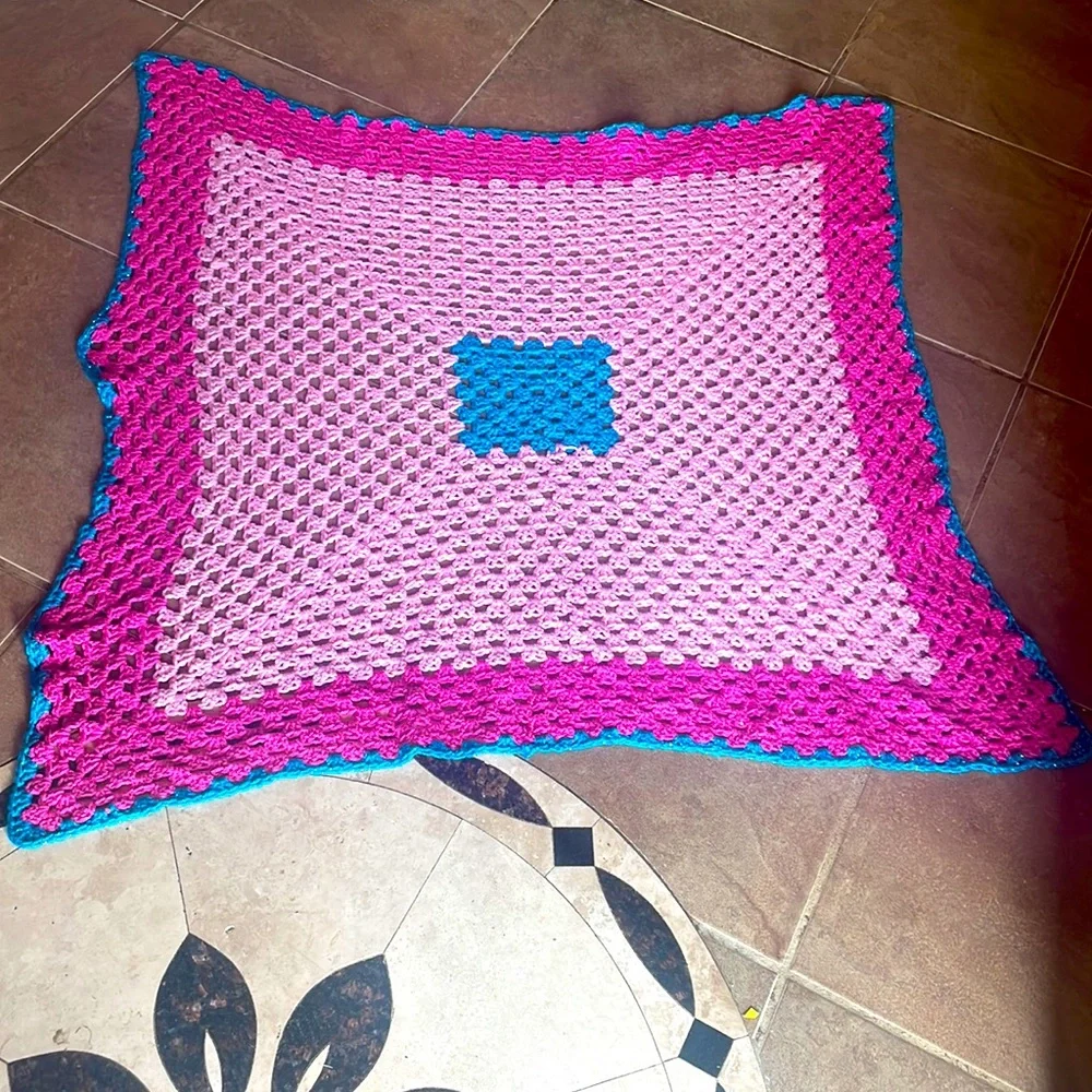 Handmade Crochet Blanket!   Sizs 38x38